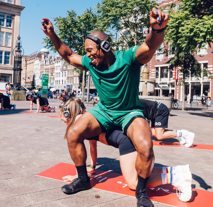 Lewis McNairy voor de Bijenkorf. Lewis McNairy voor de Bijenkorf.