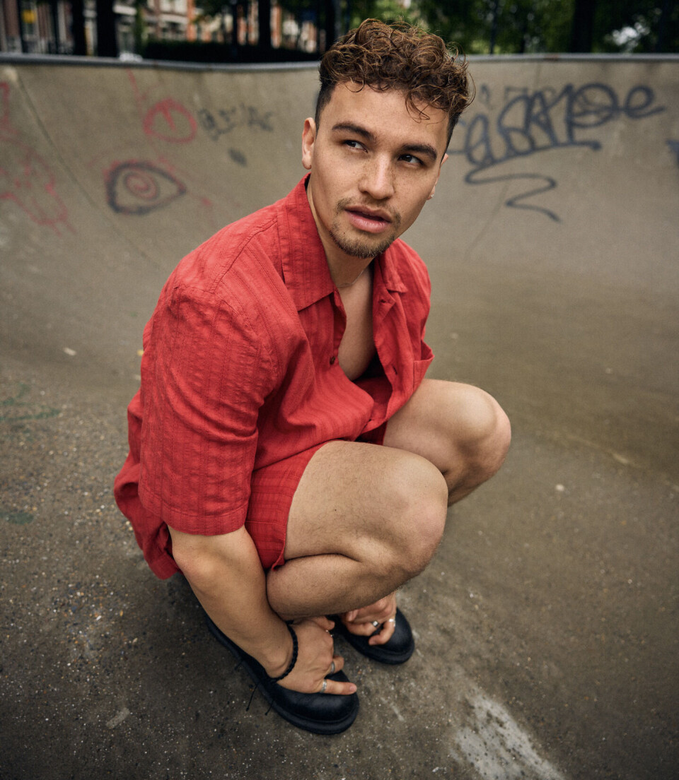 Ricky Sheridan maakt visueel album over rouw: “Het kost tijd, en die tijd kan soms als eeuwig aanvoelen” Ricky Sheridan