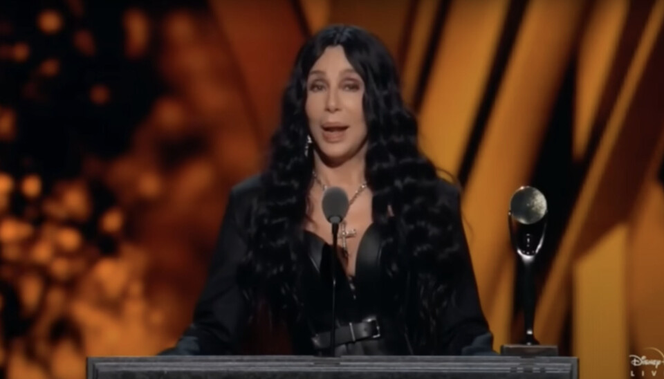 Nieuwe muziek: Dua Lipa zingt 'Believe' met Cher en een eerbetoon aan de horrorfilm Carrie van Stephen King Cher