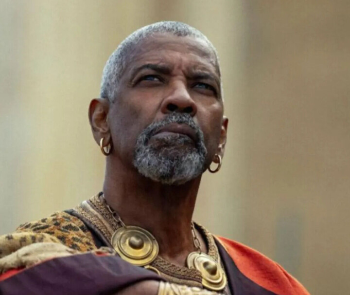 Zoen van Denzel Washington met man uit Gladiator II geknipt: “Ik denk dat ze koudwatervrees kregen” Denzel Washington in Gladiator II
