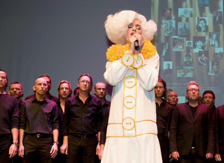 Dolly Bellefleur staat stil bij Wereld Aids Dag in Verwey Museum Haarlem Dolly Bellefleur op Wereld Aids Dag