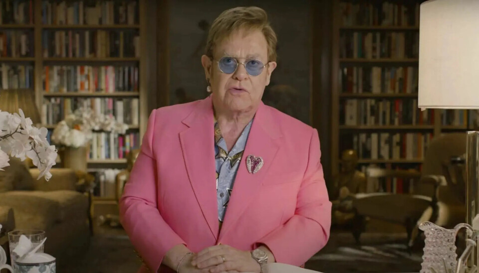 Elton John in emotionele speech: “Ik ben mijn zicht verloren” Elton John