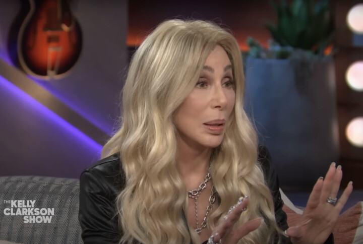 Cher vertelt over haar memoires: bekijk hier het interview met Kelly Clarkson Cher in de Kelly Clarkson Show