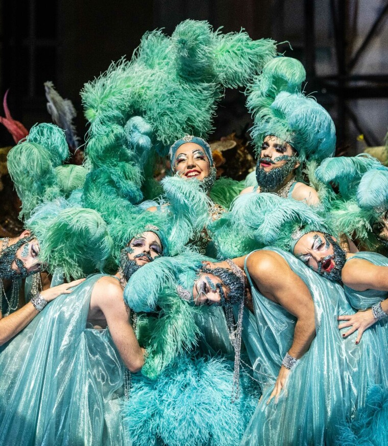 Marina Viotti als Prins Orlofsky. Scènebeeld uit Die Fledermaus.