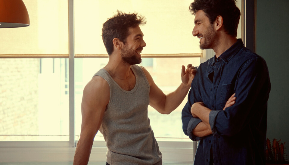 Carlos Cuevas (Àlex) en Miki Esparbé (Bruno) in Smiley. Still uit Smiley met Carlos Cuevas als Àlex en Miki Esparbé als Bruno.