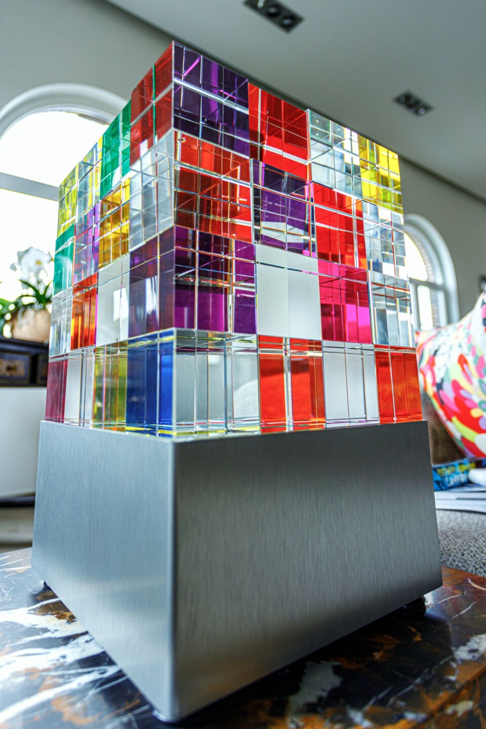 Lamp met kristallen blokken, overgekocht van vrienden. Lamp met kristallen blokken, overgekocht van vrienden.