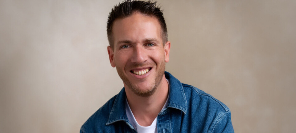 2) eenvandaag-verslaggever tom van ’t einde over zijn eerste keer in een gaybar