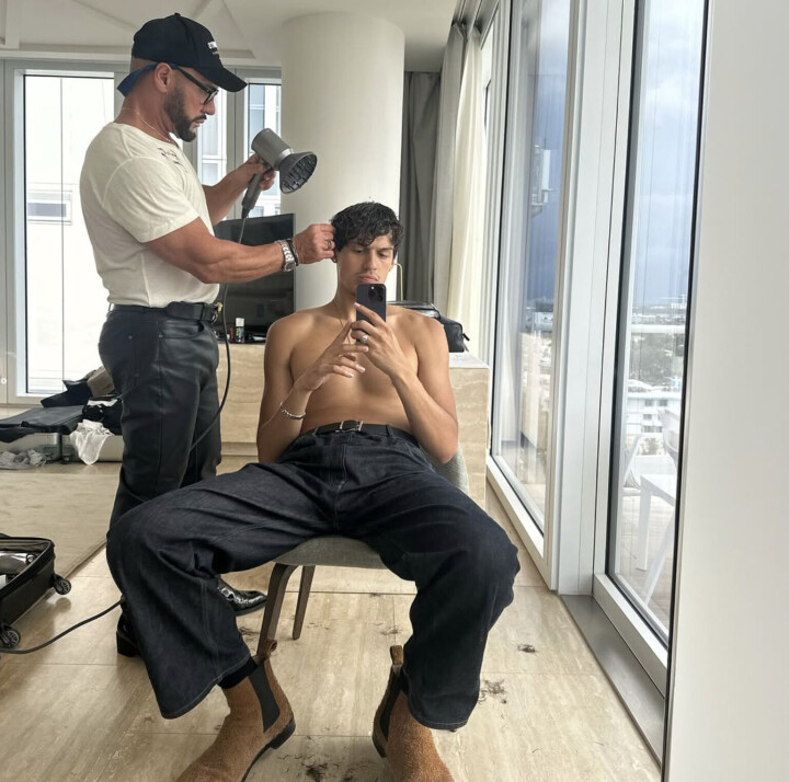 Hot op Instagram Queer-acteur en zanger Omar Apollo Omar Apollo