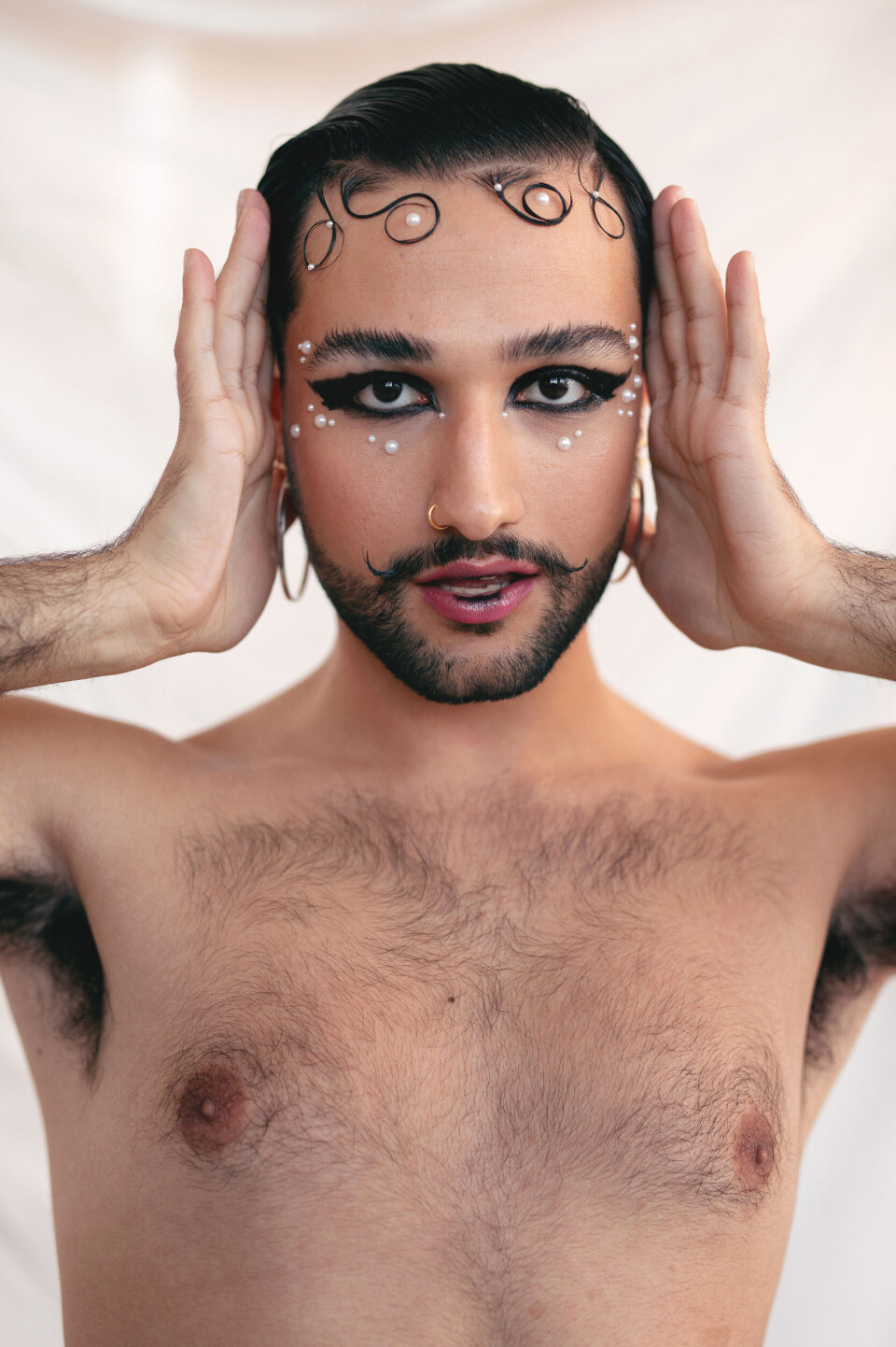 Roxy: “Queer joy is voor mij wakker worden zonder zorgen”