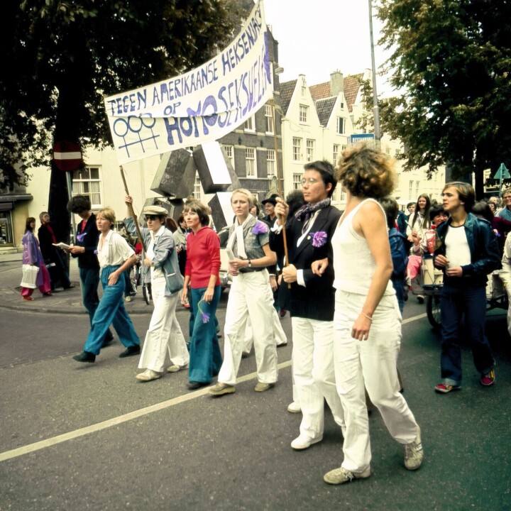 Stop de heksenjacht: de eerste Nederlandse Pride