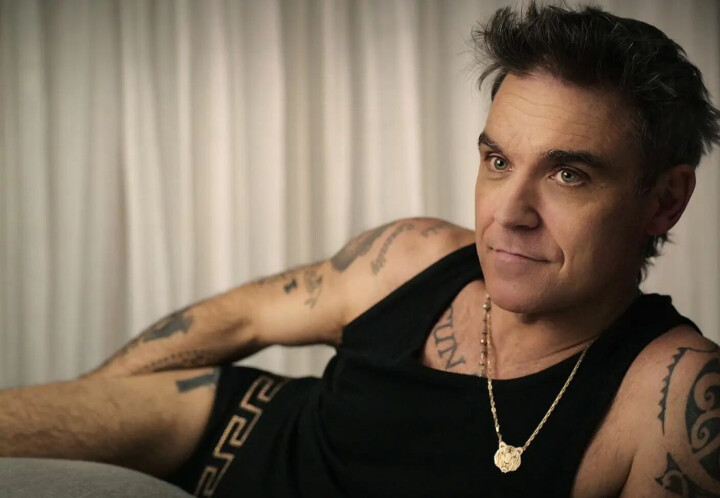 Robbie Williams: “De eerste keer in een gaybar heeft mijn leven veranderd” Robbie Williams