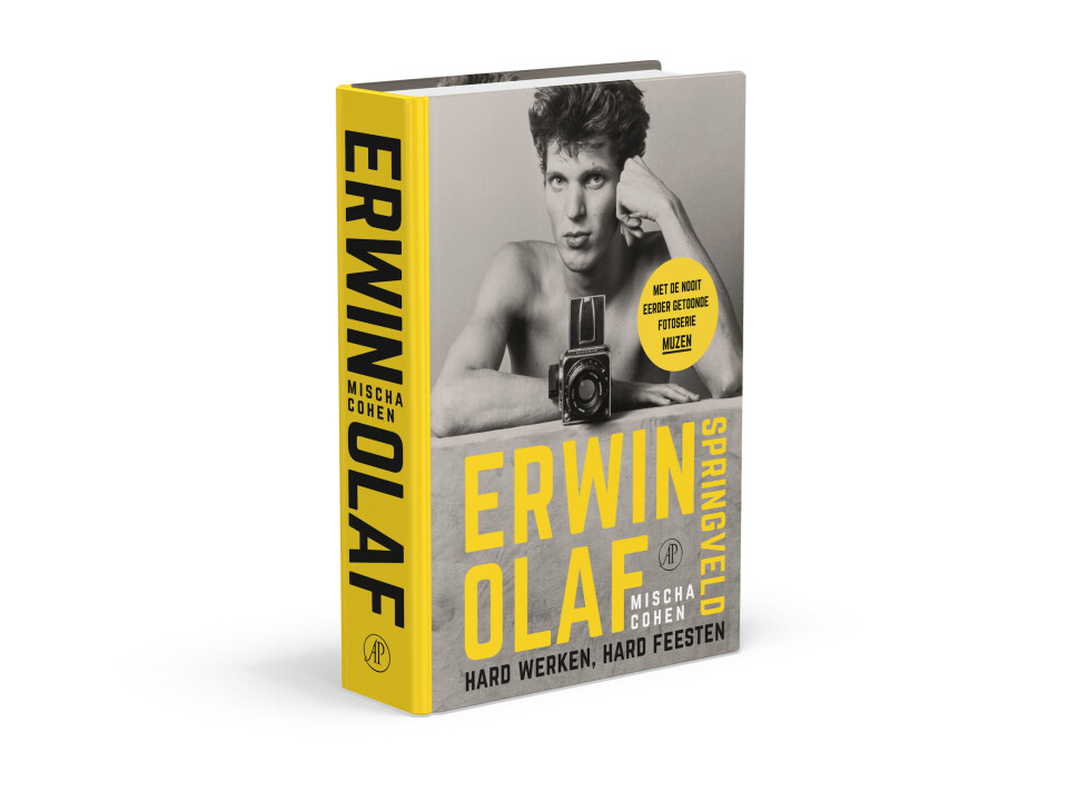 Biografie over Erwin Olaf Biografie over Erwin Olaf