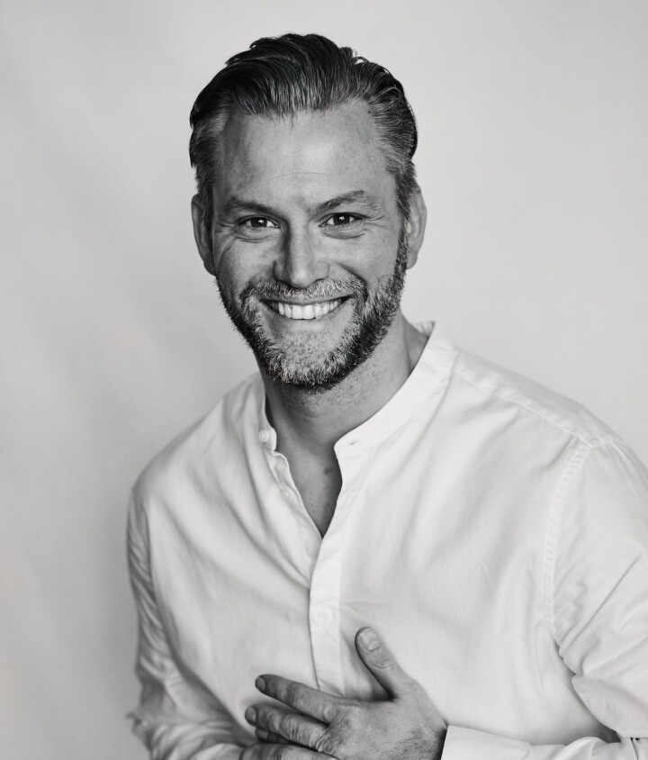Acteur en kinderboekenschrijver Kevin Hassing over zijn eerste keer in een gaybar