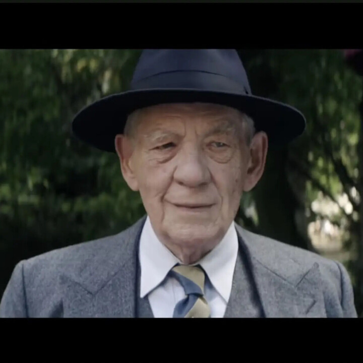 Acteur Ian McKellen: “Het is onnodig en een beetje dom om als jonge acteur in de kast te blijven zitten” Ian McKellen