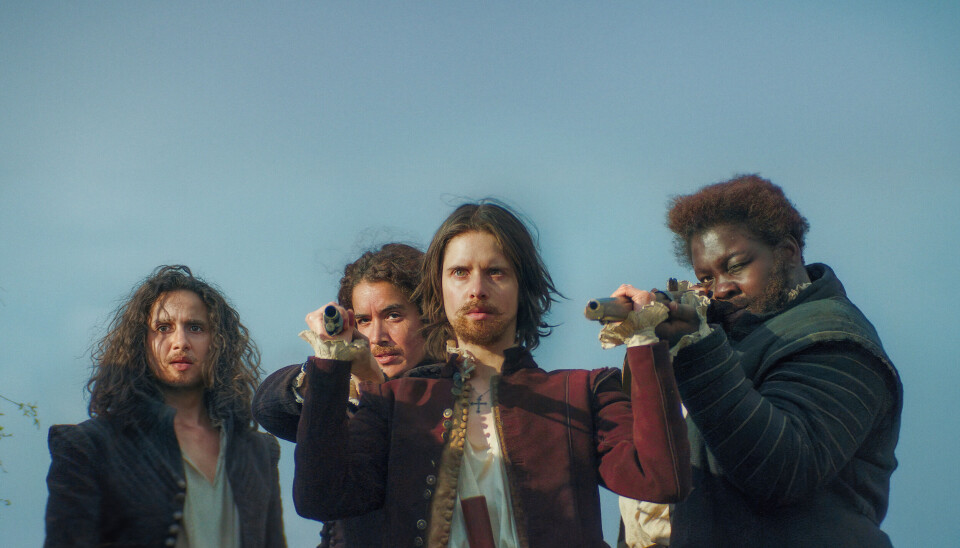 Openingsfilm All For One geeft een queer twist aan De Drie Musketiers. Still uit All For One