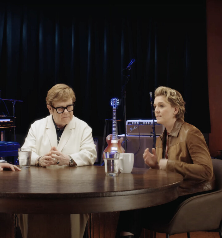 Elton John en Brandi Carlile brengen duet uit speciaal voor lhbtiq+-jongeren: Swing for the Fences’ Elton John en Brandi Carlile