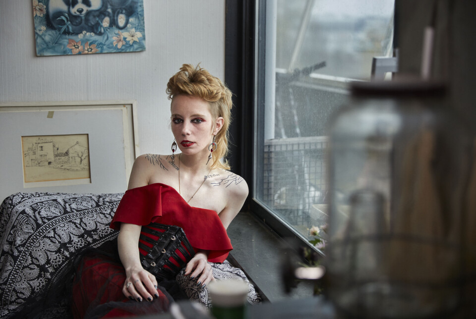 Clementine is queer en dakloos: “Meestal ging ik uit, zo kwam ik de nacht door”