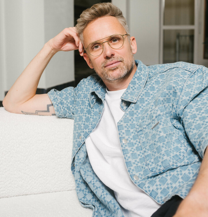 Patrick Martens: “Mijn moeder heeft de ketting van familietrauma’s doorbroken, en daar ben ik trots op” Patrick Martens