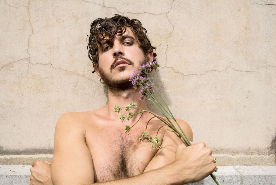 Max Colombie van Oscar and the Wolf: “Pestgedrag pushte mij om artiest te worden”