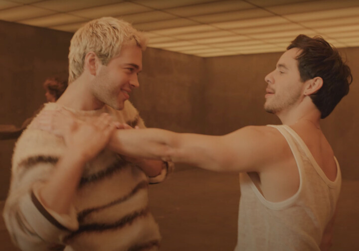 Nieuwe muziek: Annie Lennox danst met een roos en David Archuleta met een meneer David Archuleta