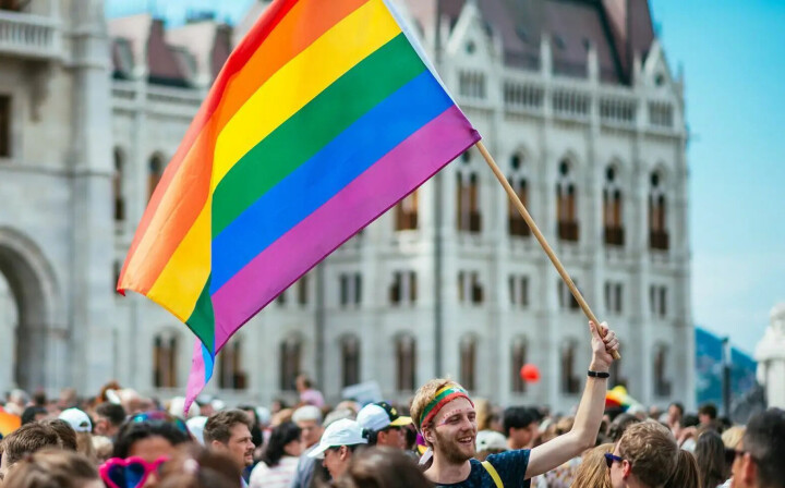 Rechten voor lhbtiq+-personen verder ingeperkt in Hongarije: geen Pride, alleen M en V erkend als sekse Hongarije