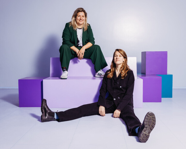 Annefleur Schipper en Vera Siemons over hun eerste keer in een gaybar