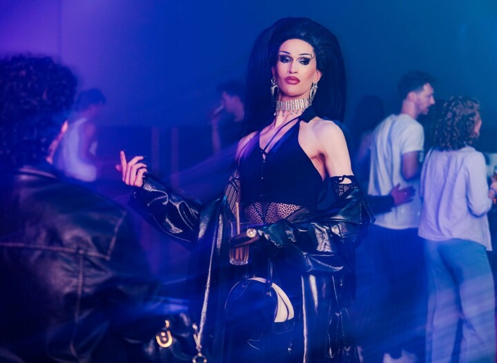 Kom naar het Queer Arts Festival in Den Bosch, een weekend vol film, muziek, exposities en optredens Puma Hilton