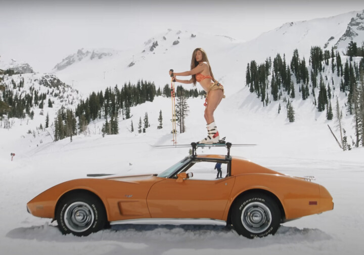 Nieuwe muziek: karol g ligt in de sneeuw, Ariana Grande channelt The Exorcist Karol G