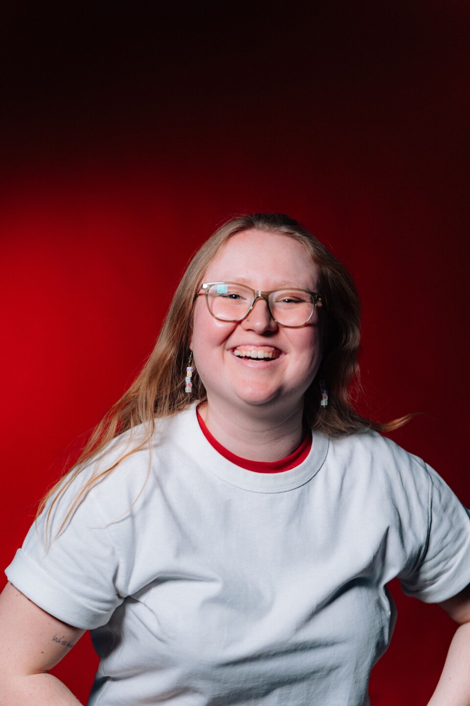 Laura is een jonge mantelzorger: “Ik weet dat mijn moeder de zorg niet alleen aan- kan, maar wil mijn eigen leven gaan leven” Jonge queer mantelzorger