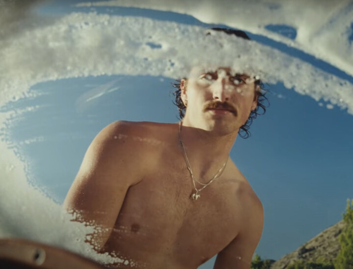 Nieuwe muziek: lekker sponsen met Benson Boone en Kesha goes gay Benson Boone