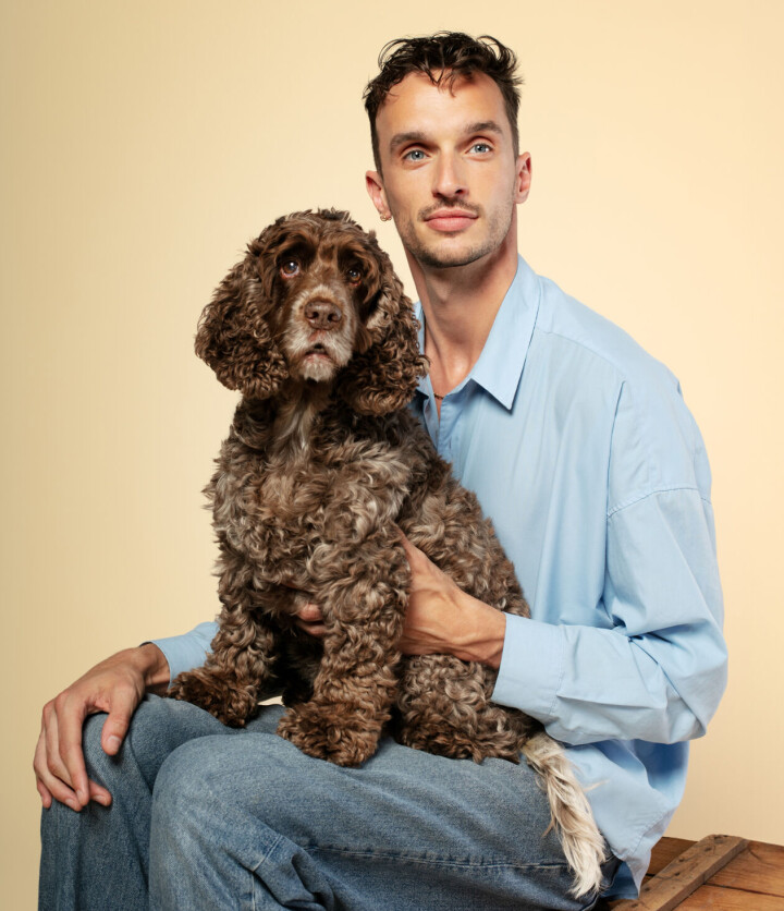 Eli over zijn hond Kees: “Meestal luistert Kees niet. Met veel mensen erbij is dat soms best gênant”