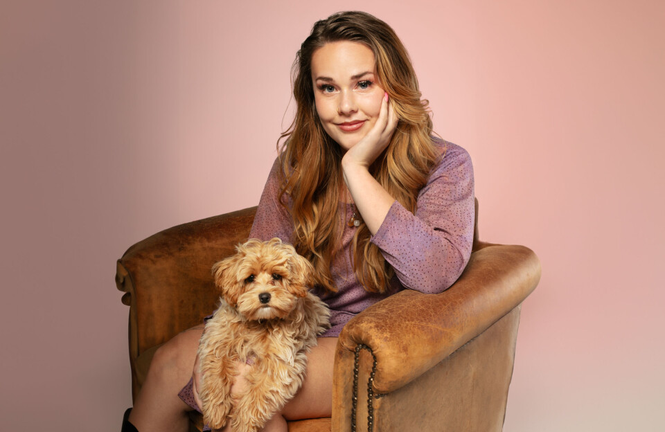Tessel over haar hond Pif: “Mijn favoriete moment is als Pif net wakker is, met haar haren alle kanten op” Tessel met haar hond Pif