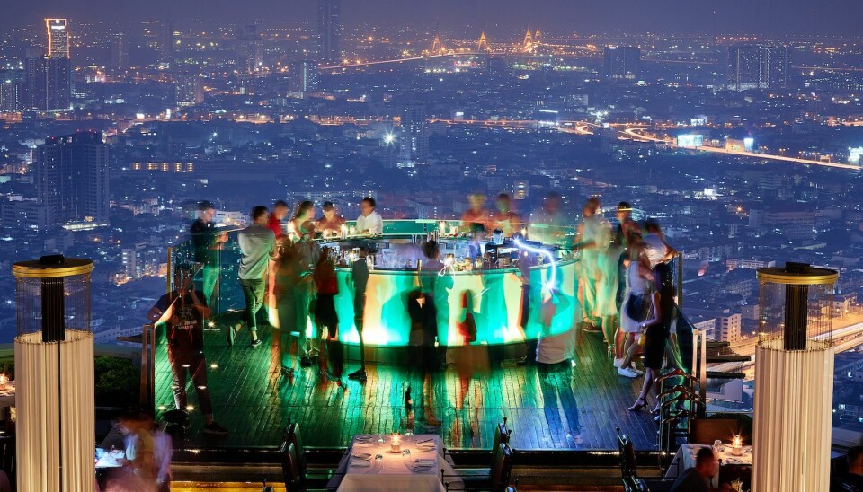 Sky bar op de 63e verdieping van het Lebua at State Tower in Bangkok. Sky bar op de 63e verdieping van het Lebua at State Tower in Bangkok.
