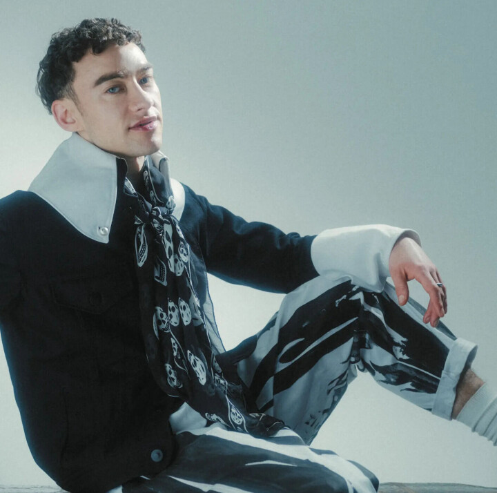 Olly Alexander: “Ze wilden dat ik mijn homoseksualiteit voor me hield toen ik doorbrak’ Olly Alexander