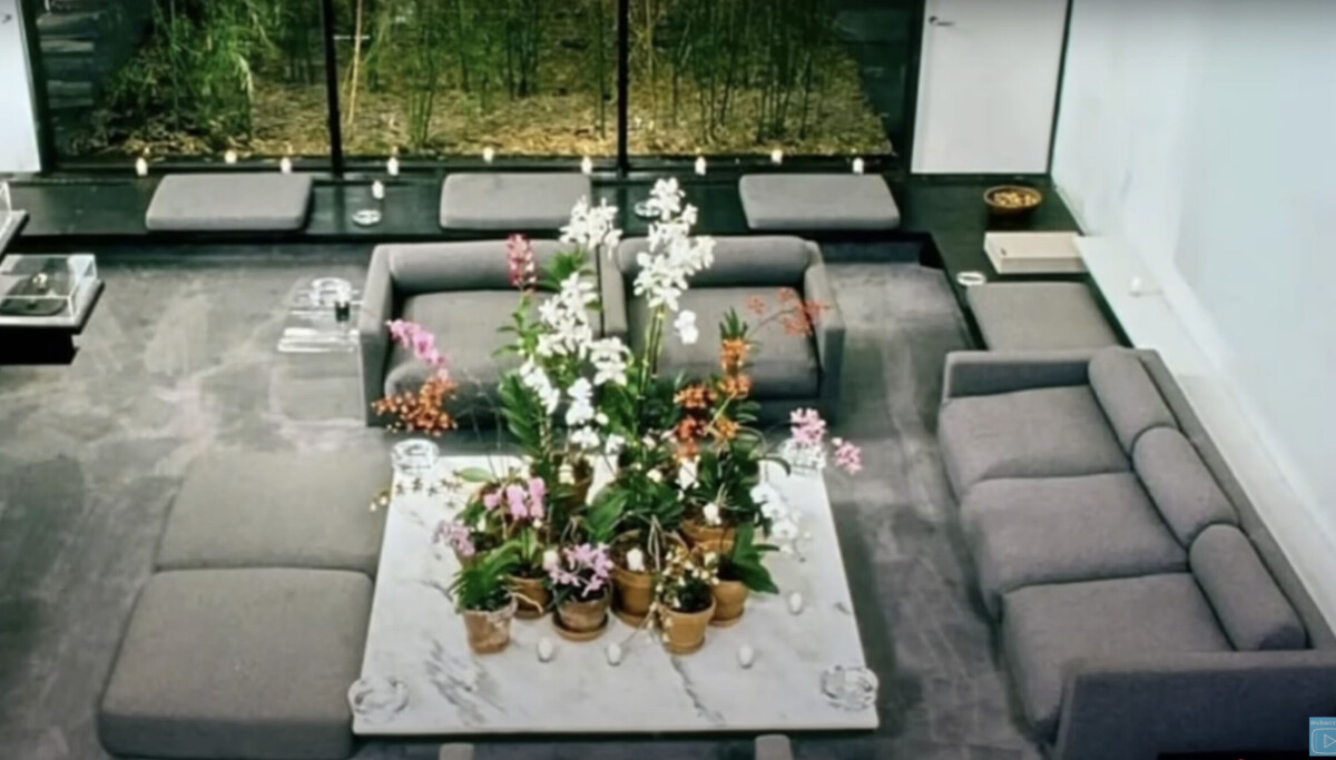 Luxeleven in New York: Ontdek de Iconische Modernistische Villa van Modelegende Halston