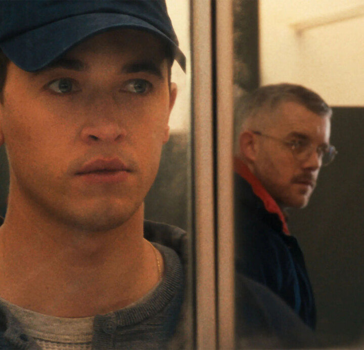 Dit is de officiële trailer van de romantische thriller Plainclothes, over de cruising scene in New York rond 1990 Plainclothes