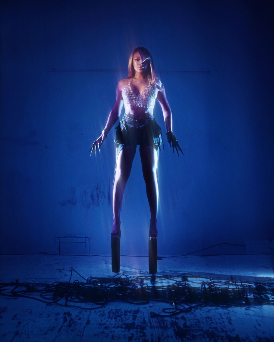 Kyara treedt op bij de Winq Diversity Awards