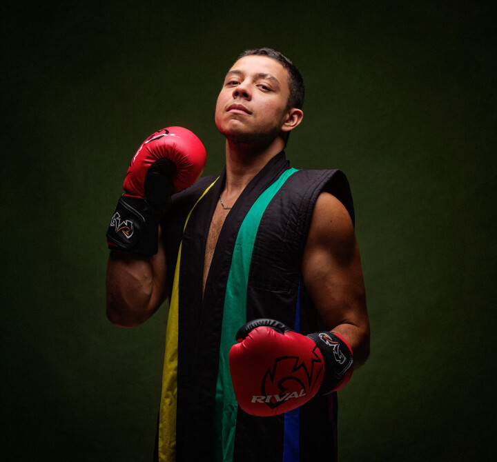 Bokscoach Jay Muller. Winnaar Winq Community Award 2025 Queer Boxing Jay Muller