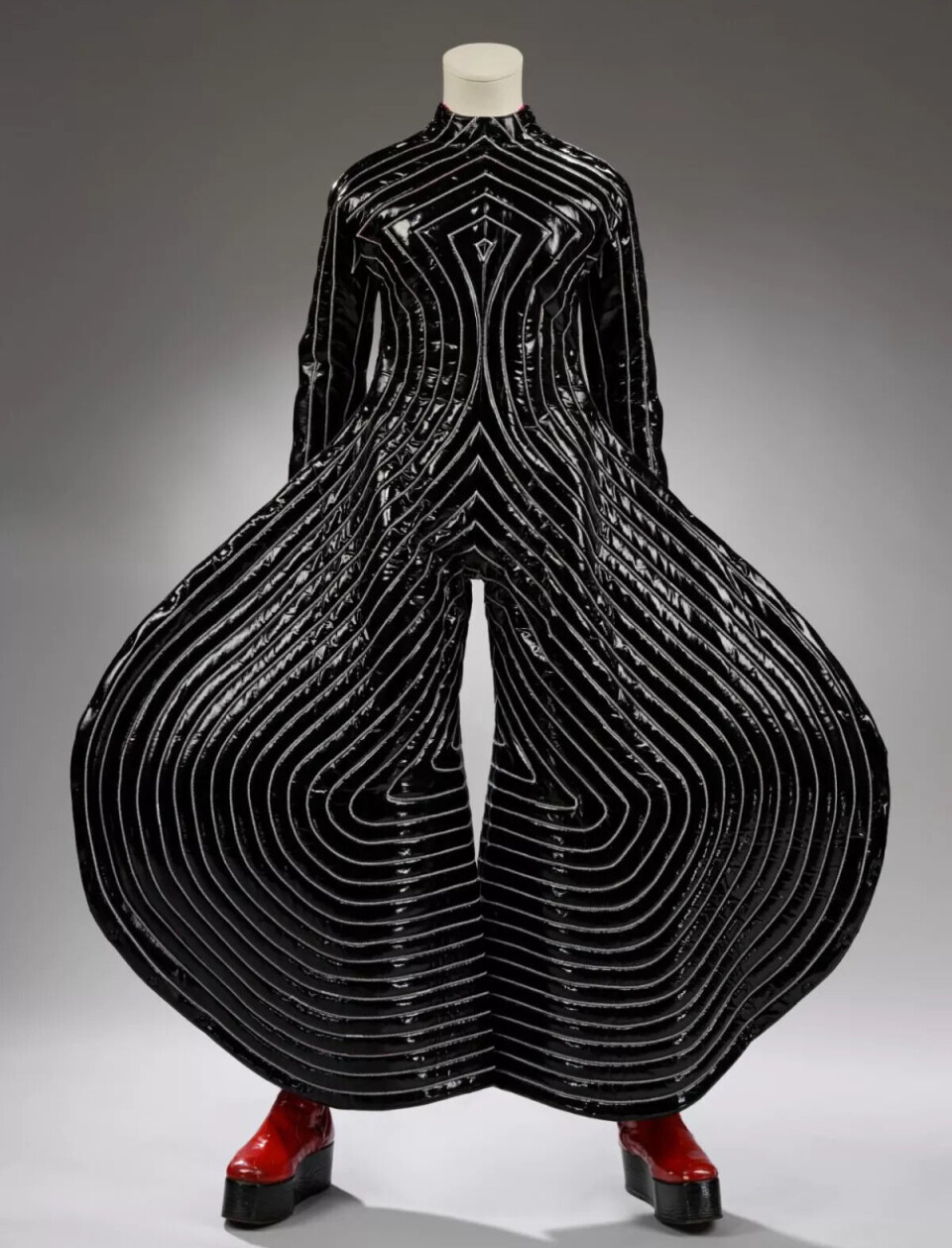 Replica of the ‘Tokyo Pop’ jumpsuit made by Kansai Yamamoto and worn by David Bowie as Ziggy Stardust on the Ziggy Stardust Tour, made ca. 2013. Image courtesy of the V&A.