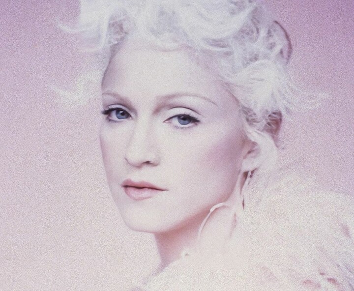 Luister naar Madonna’s nooit eerder uitgebrachte onbekende track uit 1994: ‘Right on Time’ Madonna - Bedtime Stories, The Untold Chapter