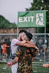 Twee zoenende mannen